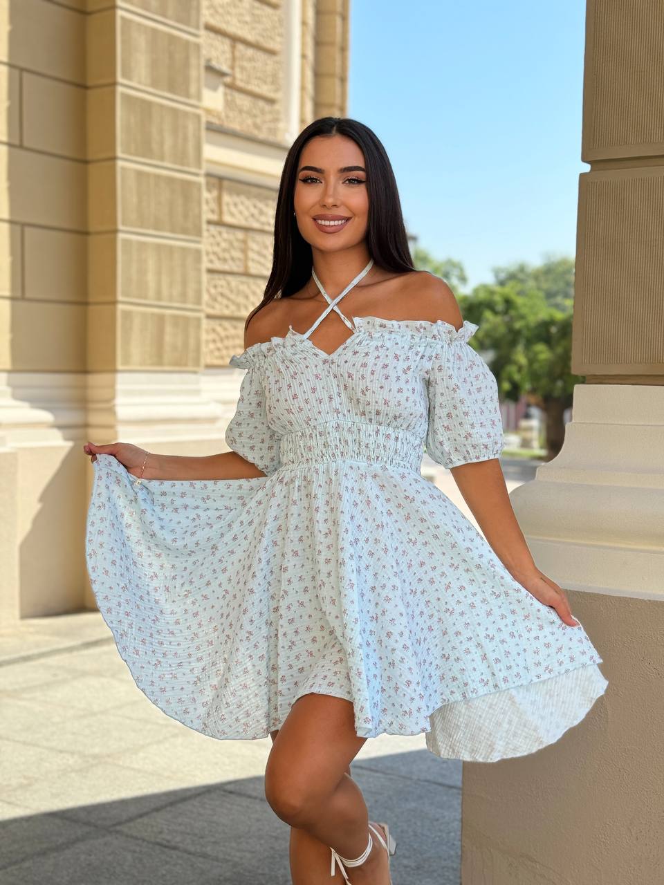 Муслиновое платье мини в розовый цветок молочного цвета 31692