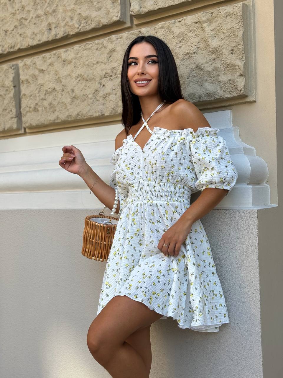 Муслінове плаття міні в жовту квітку молочного кольору 31691