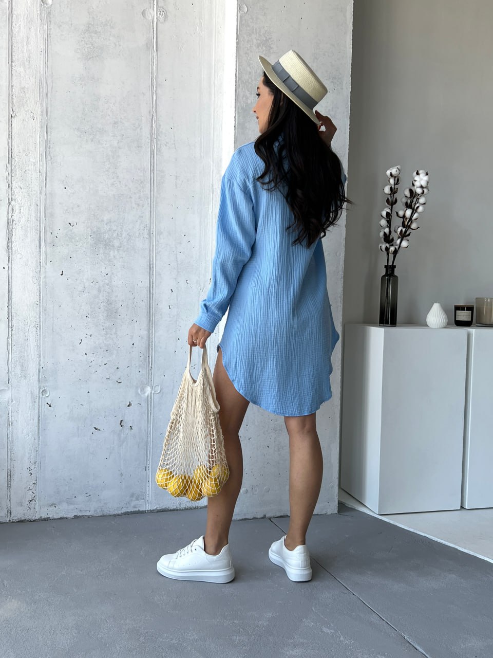 Муслиновое платье-рубашка голубого цвета 32814