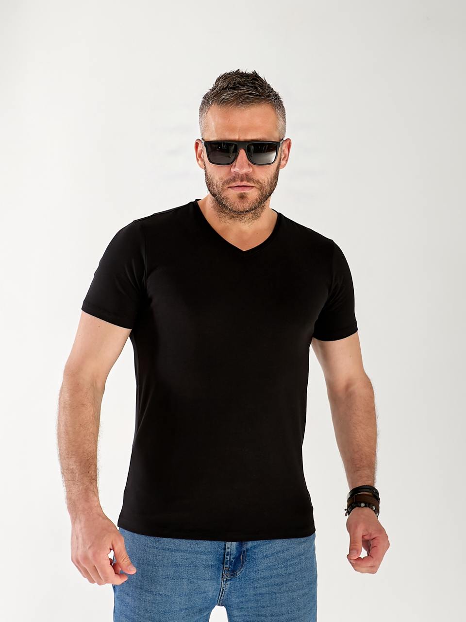 Чоловіча базова футболка чорного кольору 33256