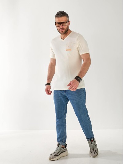 Чоловіча футболка з візерунком бежевого кольору 33361