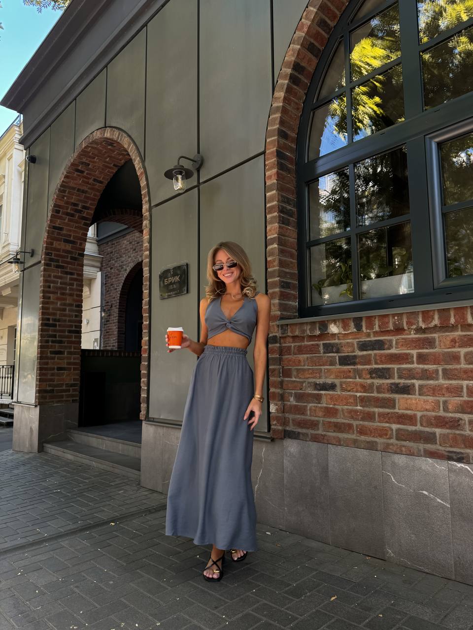 Костюм 2-ка (топ+юбка) серого цвета 28518