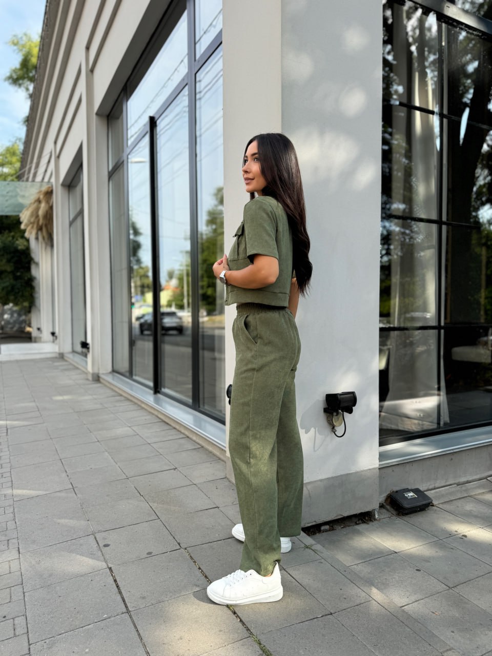 Жіночий прогулянковий костюм з мікро-вельвету кольору хакi 28725