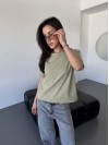 Однотонна базова футболка оливкового кольору 32858