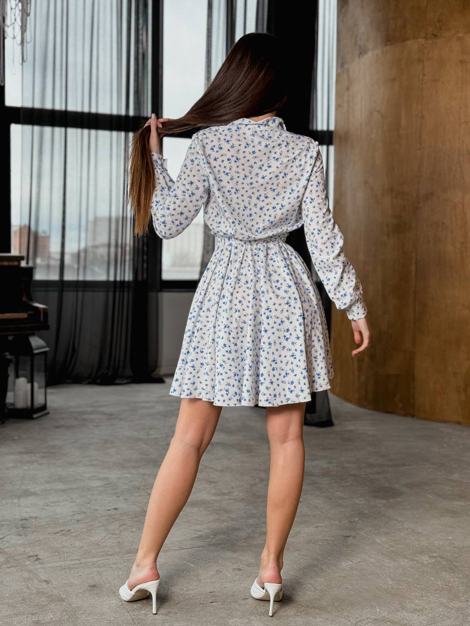 Платье-рубашка клеш с поясом в цветок молочного цвета 32507