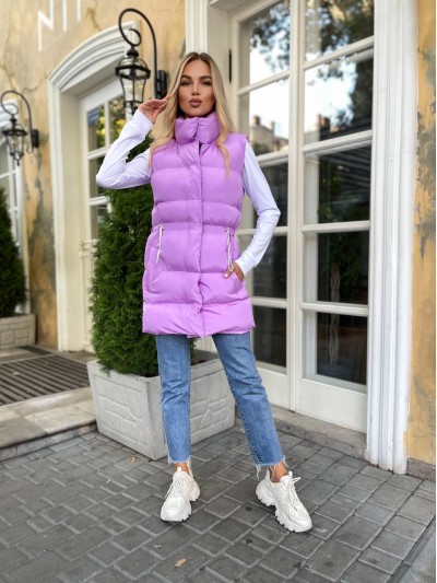 Подовжена жіноча демісезонна жилетка лiлового кольору 34844