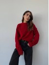 Удлиненный женский свитер красного цвета 34510