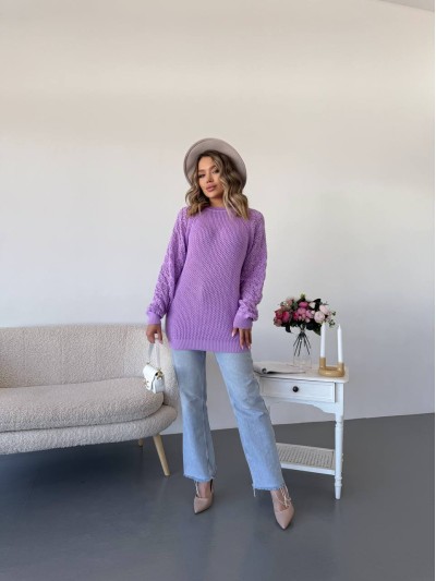 Подовжиний жіночий светр бузкового кольору 34279