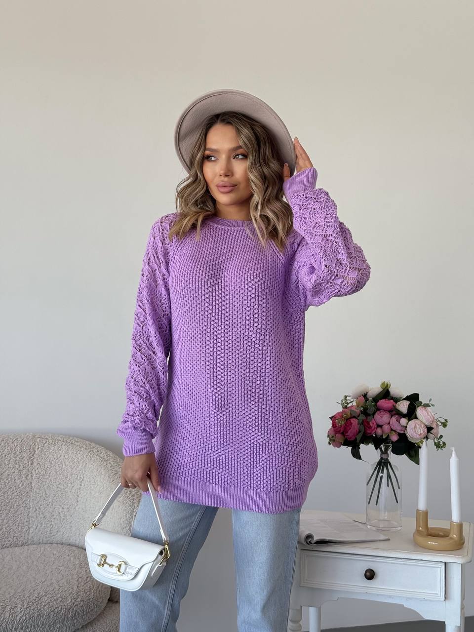 Женский удлиненный свитер сиреневого цвета 34279