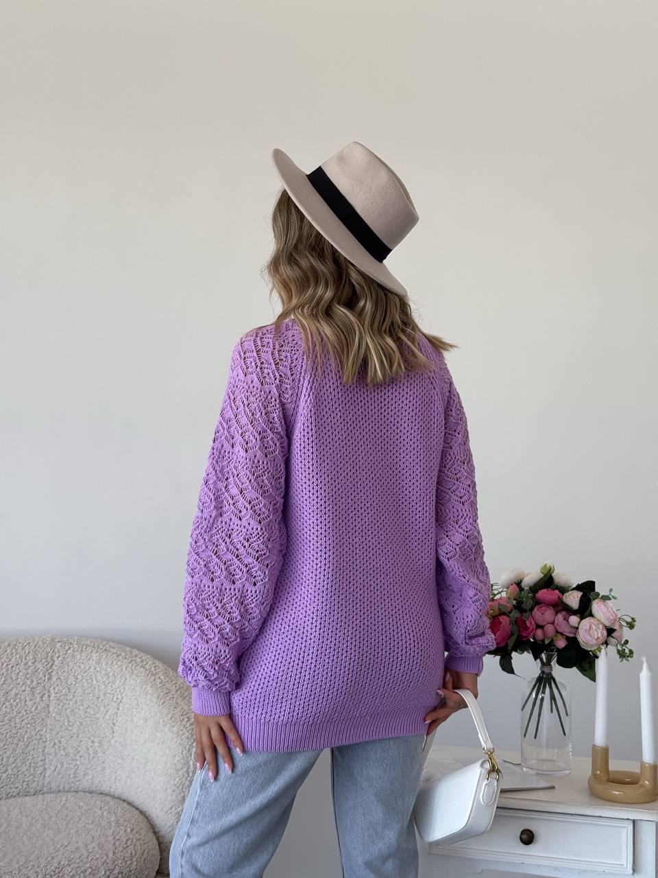 Женский удлиненный свитер сиреневого цвета 34279