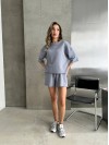 Повсякденний жіночий костюм із шортами сірого кольору 32534