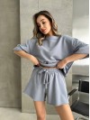 Повсякденний жіночий костюм із шортами сірого кольору 32534