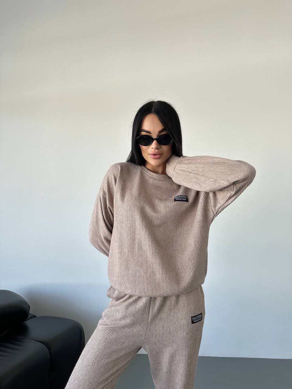 Повсякденний жiночий костюм 2-ка бежевого кольору 35531