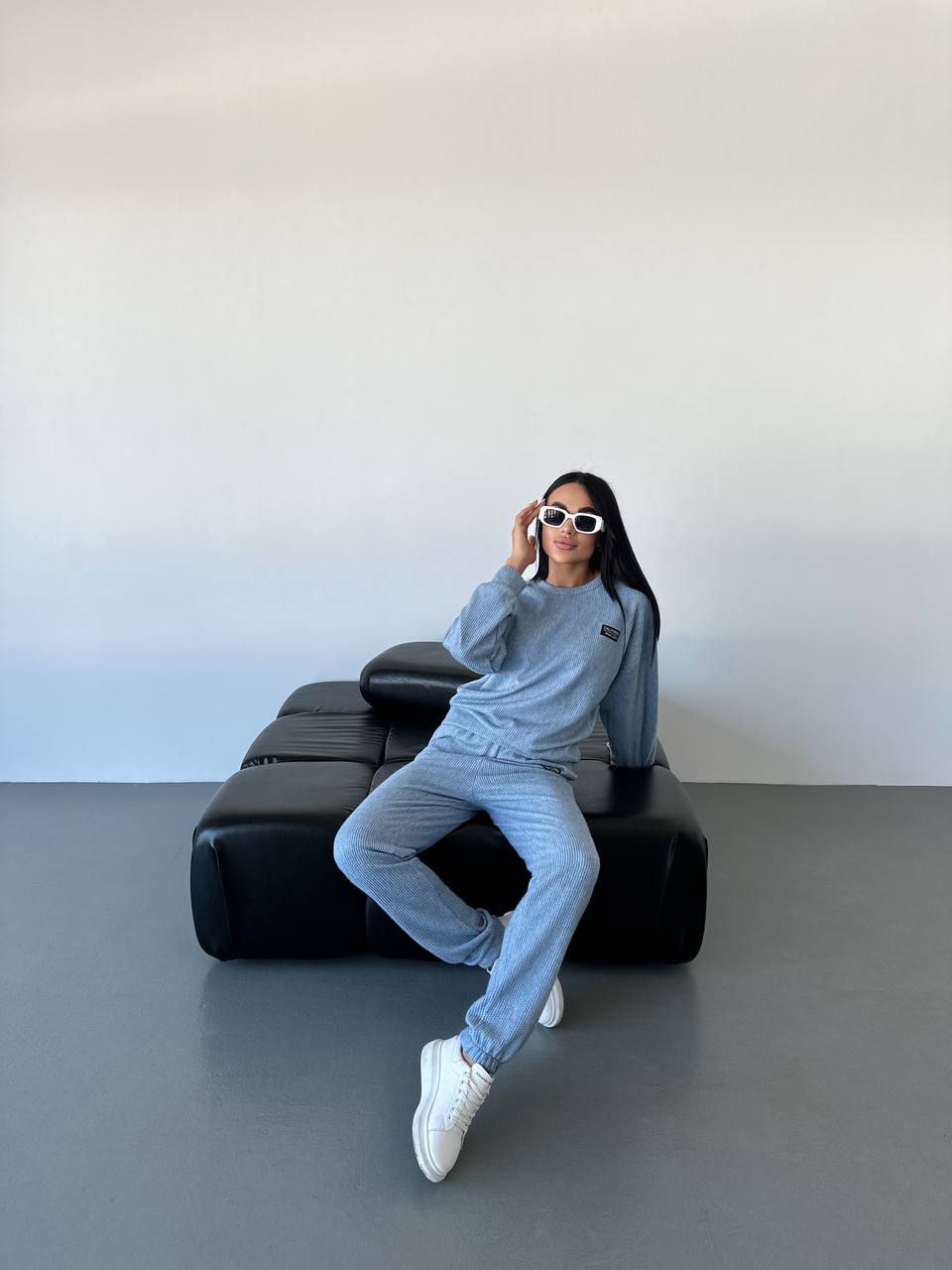 Повсякденний жiночий костюм 2-ка темно-блакитного кольору 35532