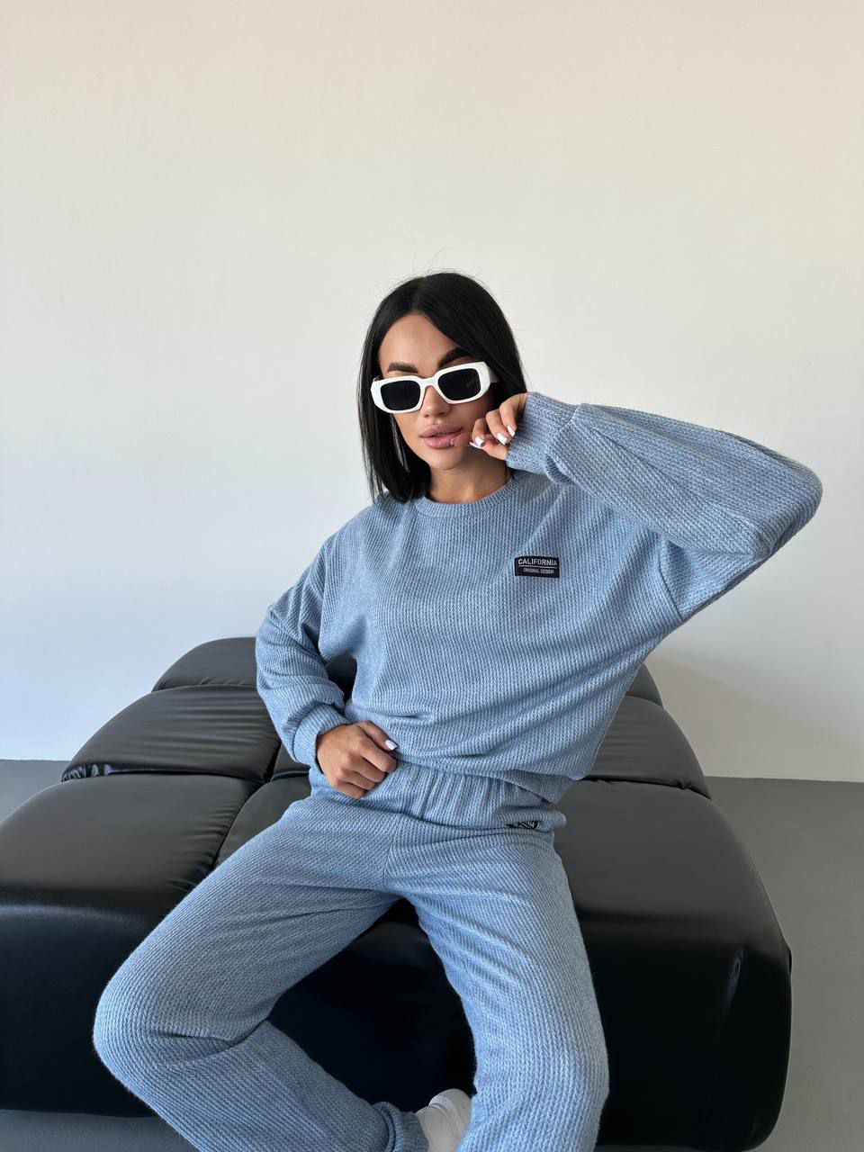 Повсякденний жiночий костюм 2-ка темно-блакитного кольору 35532