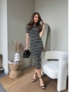 Приталена сукня міді в смужку чорного кольору 32313