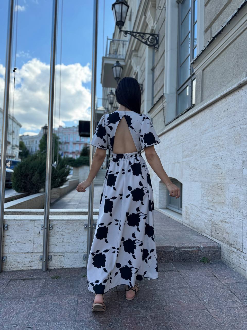 Прогулянкова жіноча сукня бежевого кольору 28365