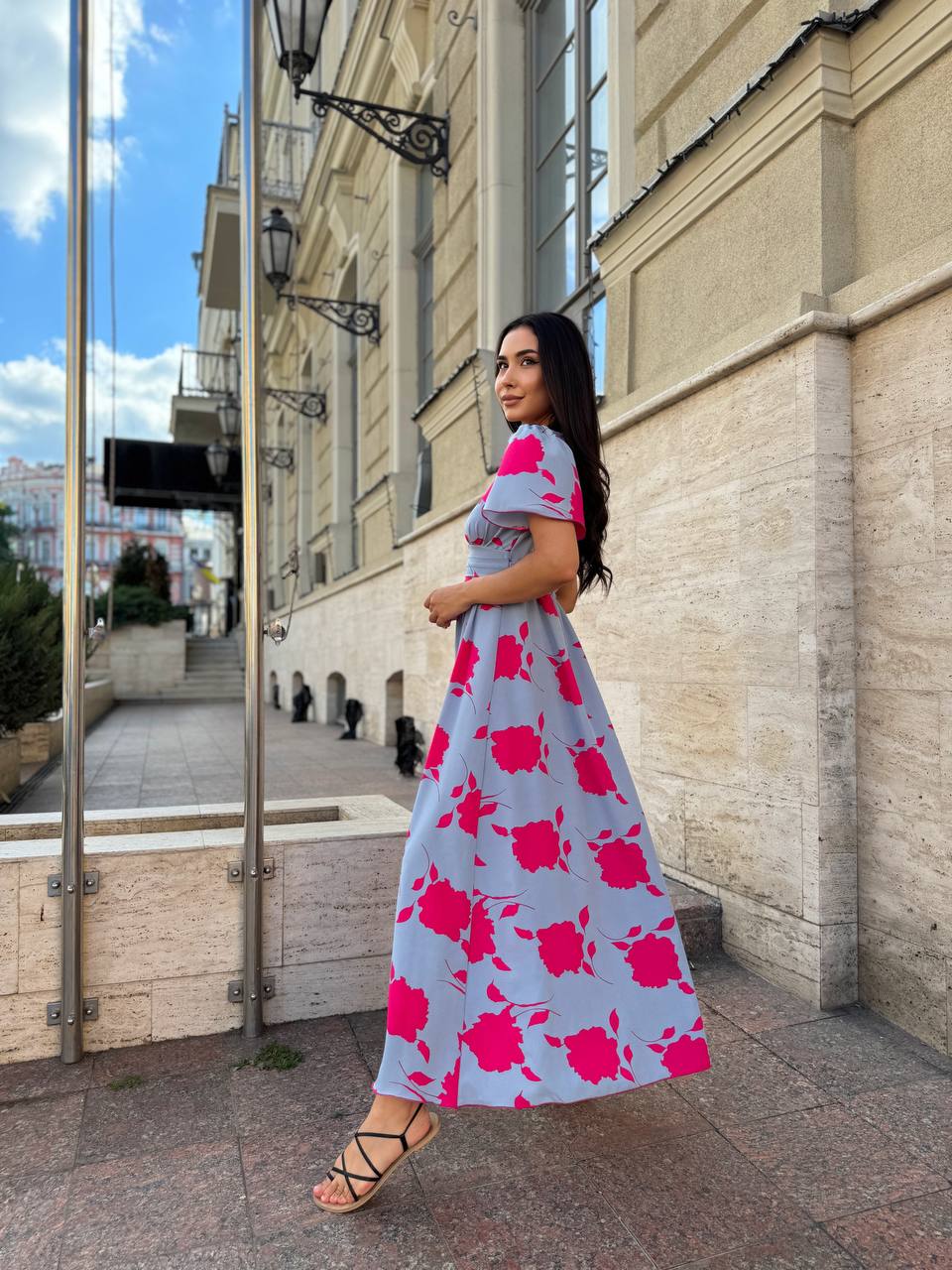 Прогулянкова жіноча сукня сiрого кольору 28368