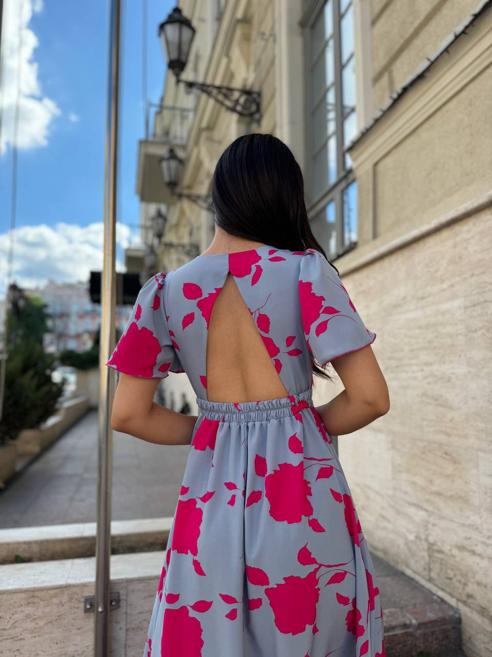 Прогулянкова жіноча сукня сiрого кольору 28368