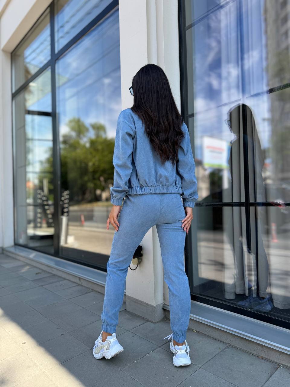 Прогулянковий костюм з мікро-вельвету на блискавцi блакитного кольору 32335