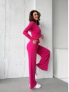 Прогулянковий жіночий костюм у рубчик малинового кольору 31109