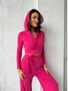 Прогулянковий жіночий костюм у рубчик малинового кольору 31109