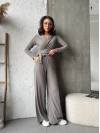 Прогулочный женский костюм в рубчик серого цвета 31108