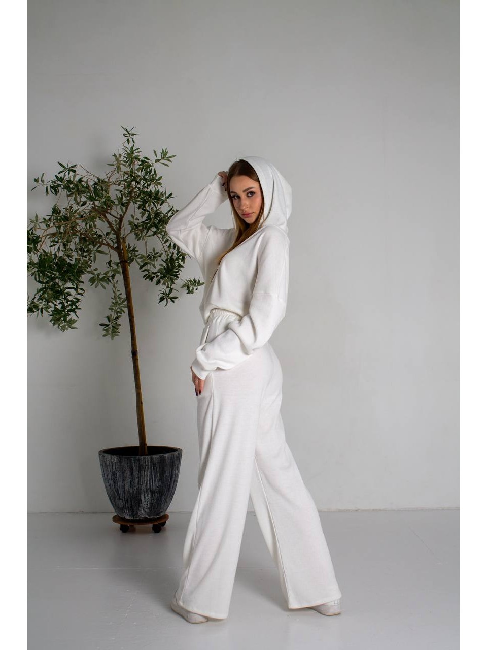 Прогулянковий жiночий костюм з ангори молочного кольору 36097