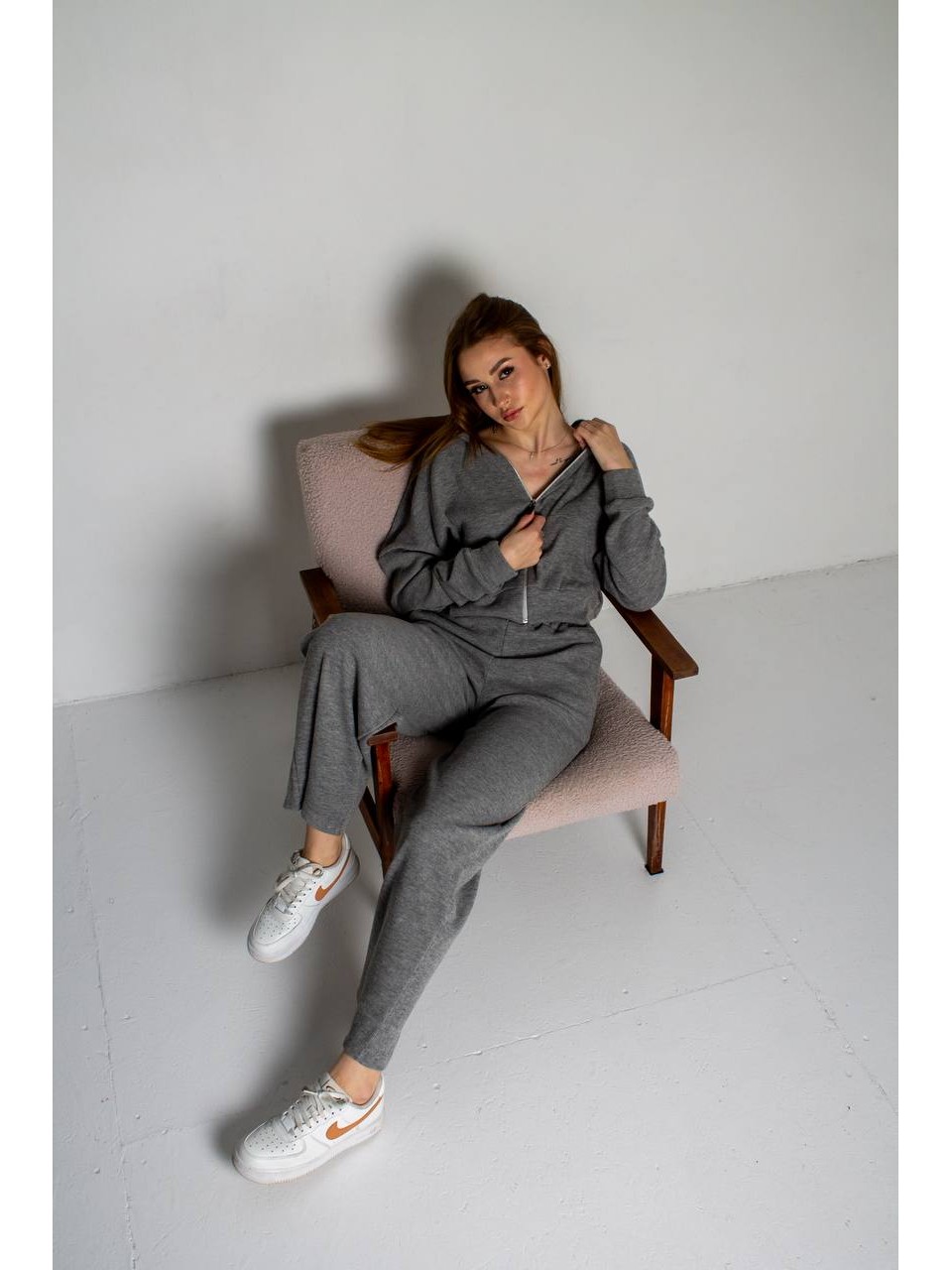 Прогулянковий жiночий костюм з ангори сiрого кольору 36096