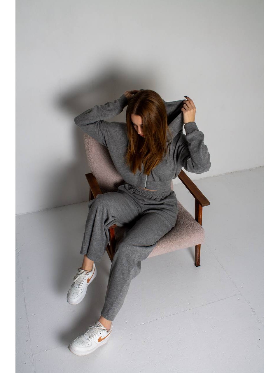 Прогулянковий жiночий костюм з ангори сiрого кольору 36096