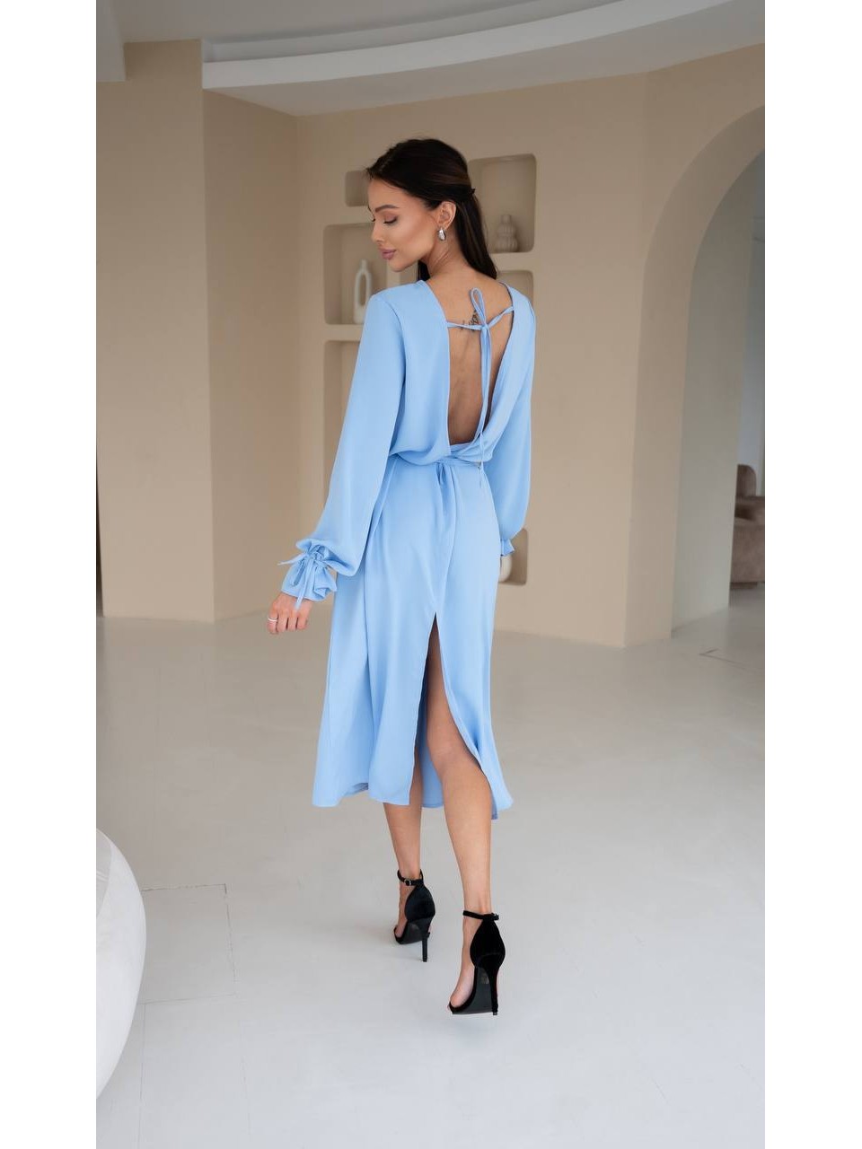Романтична сукня міді блакитного кольору 29087