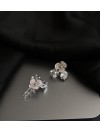 Сережки Квіточка з камінцями застібка - пусет срібного кольору 33744