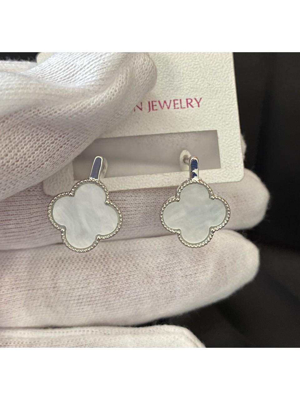 Серьги белый клевер серебряного цвета английский замок 32810