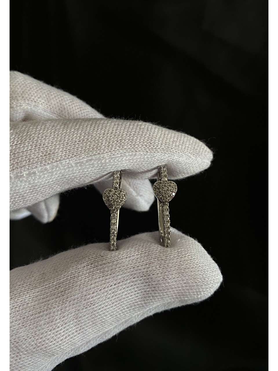 Сережки Серце з камінцями срібного кольору 31904