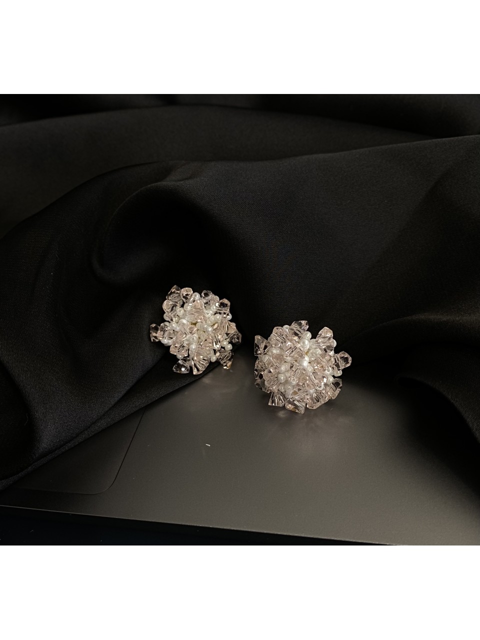 Сережки з бісером рожевого кольору 33124