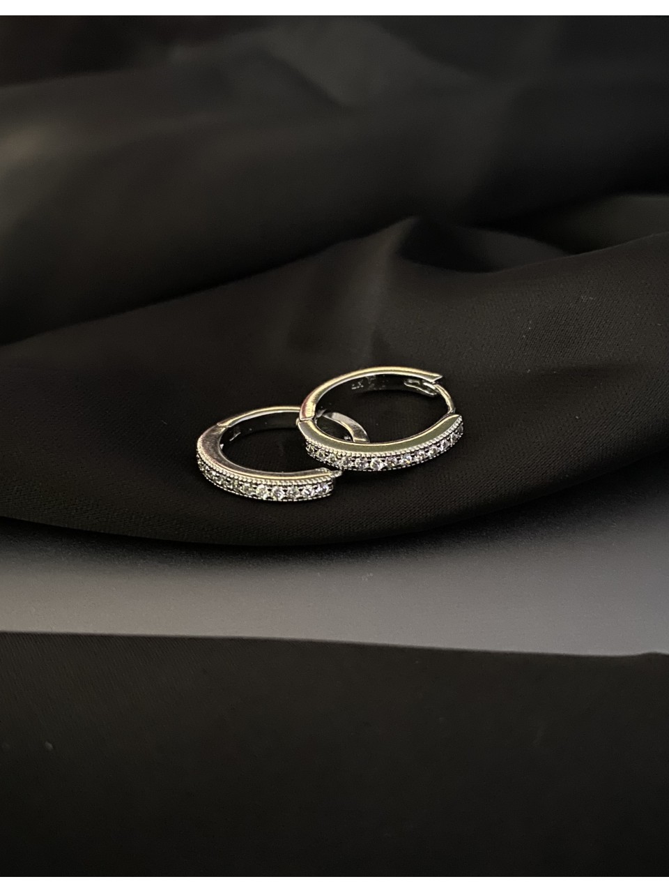 Сережки круглий замок срібного кольору 30616