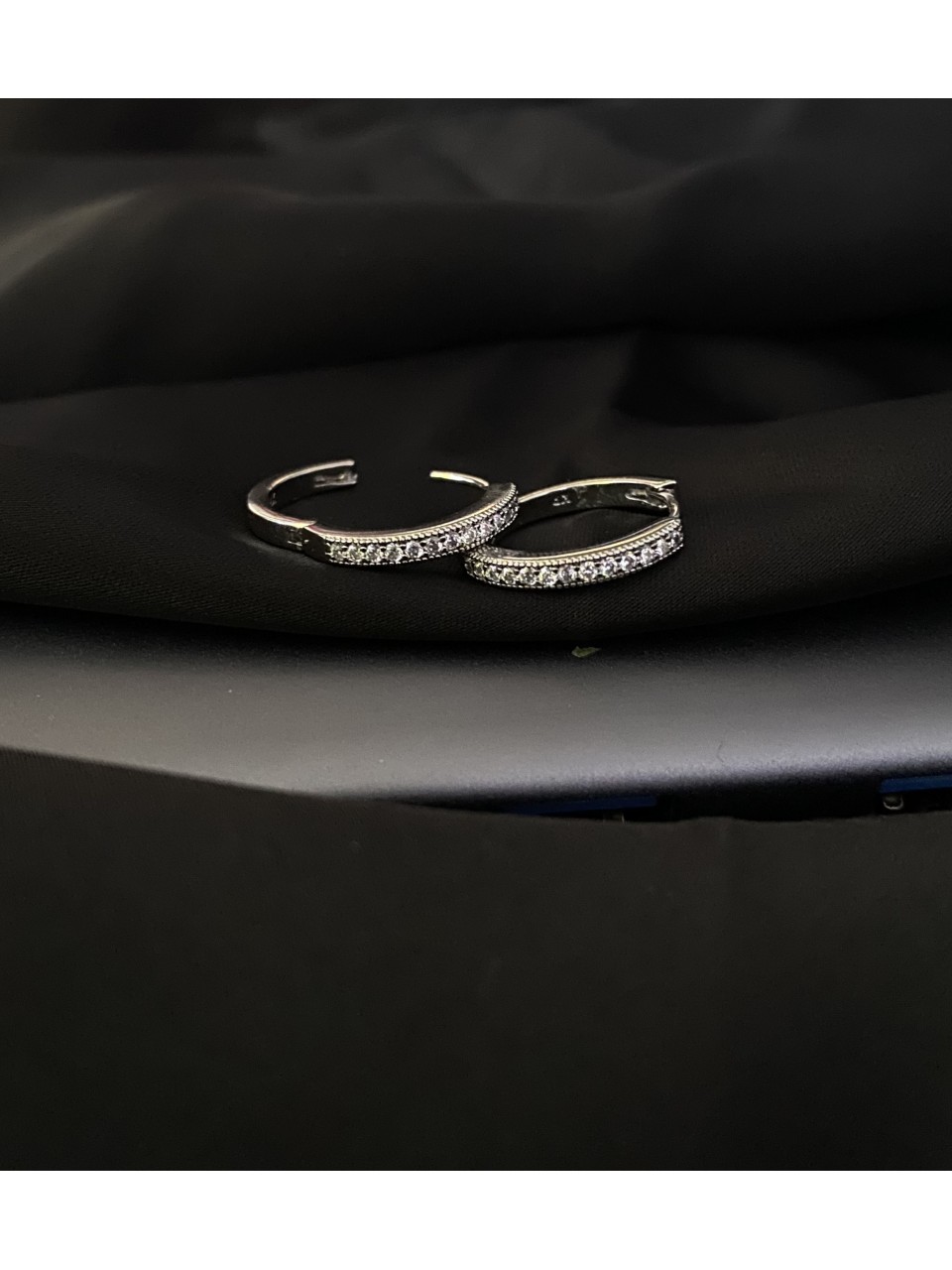 Сережки круглий замок срібного кольору 30616