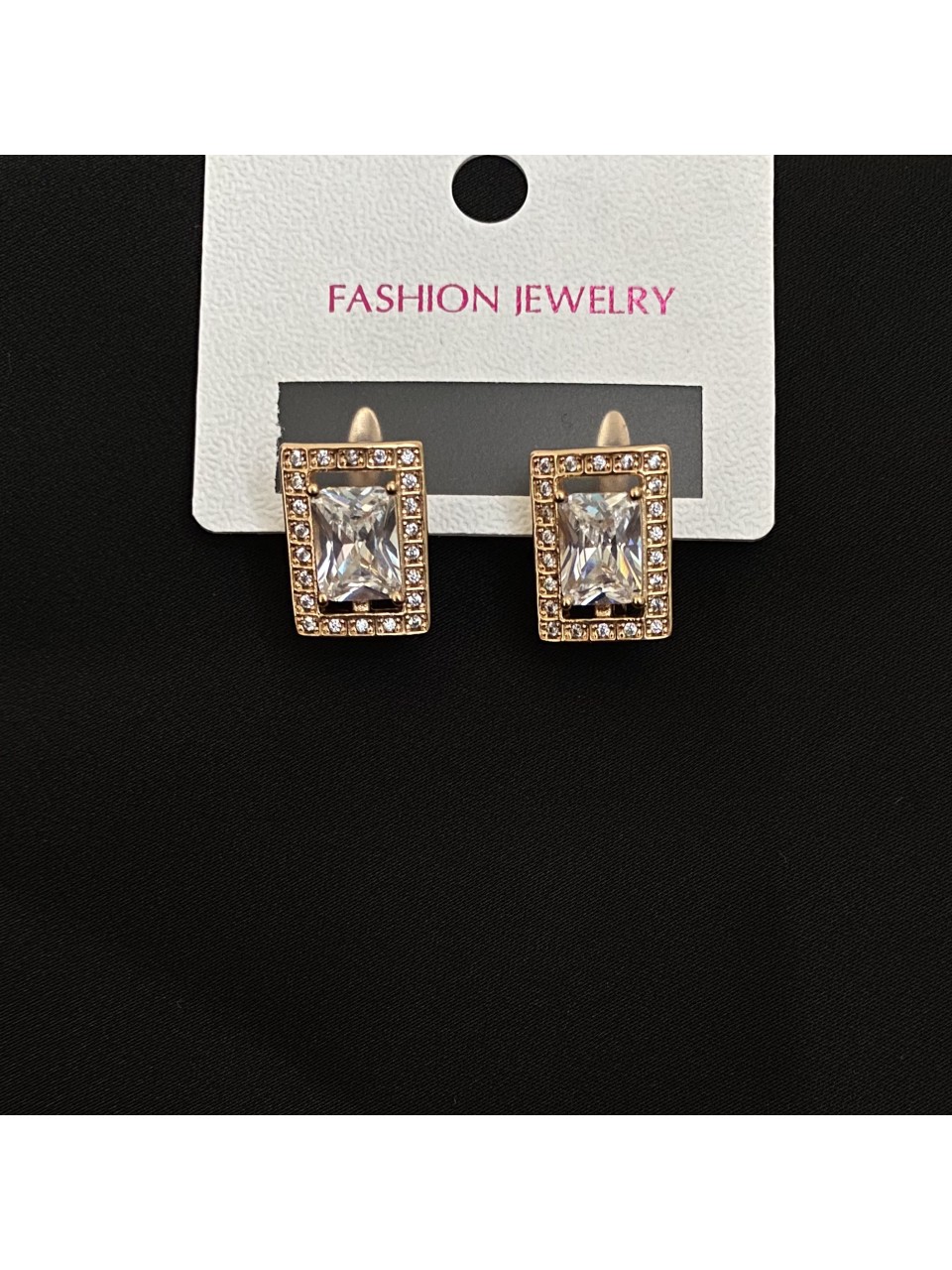 Сережки з великим каменем англійський замок золотого кольору 32427