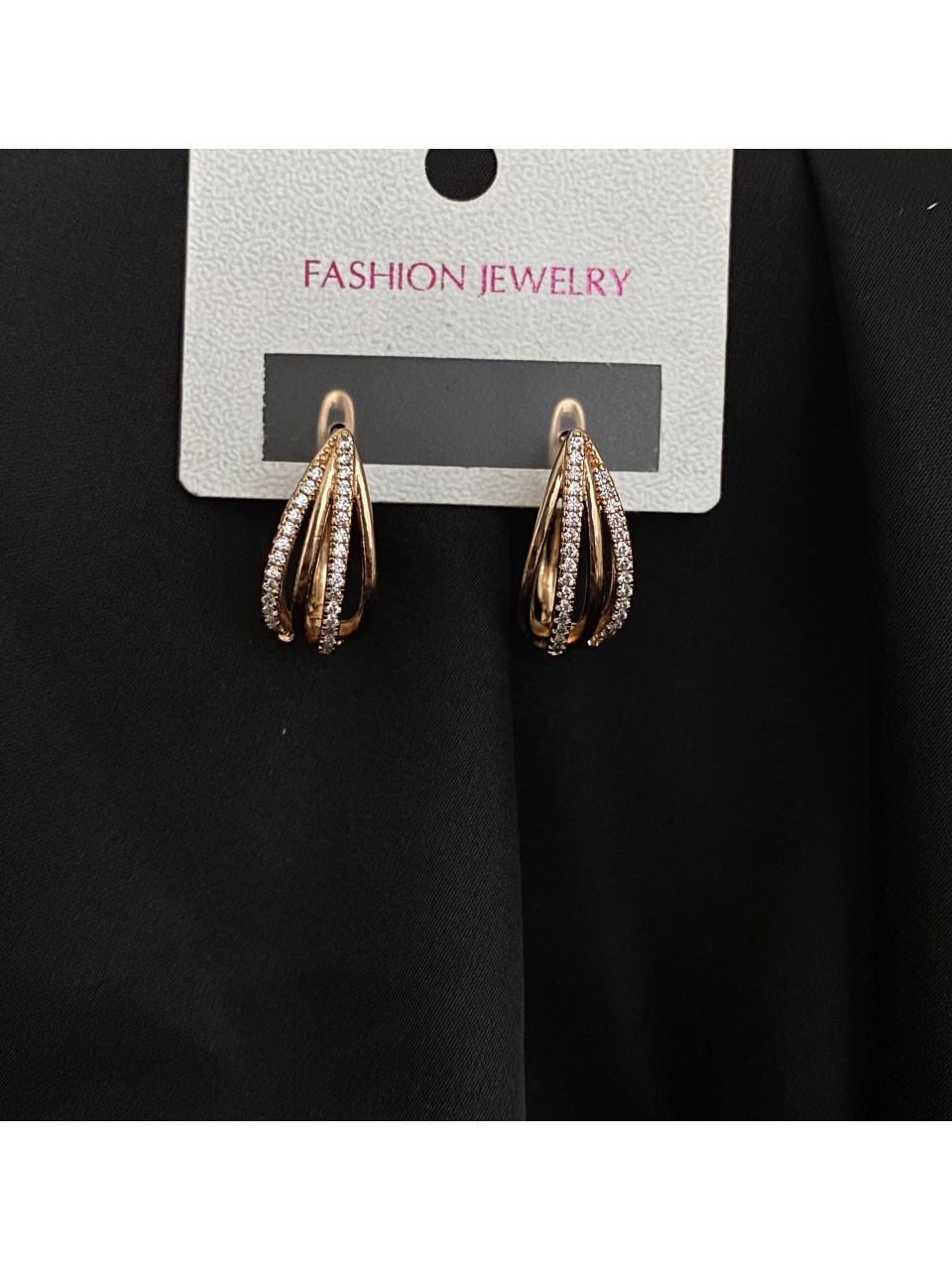 Серьги с камнями золотого цвета английский замок 32778