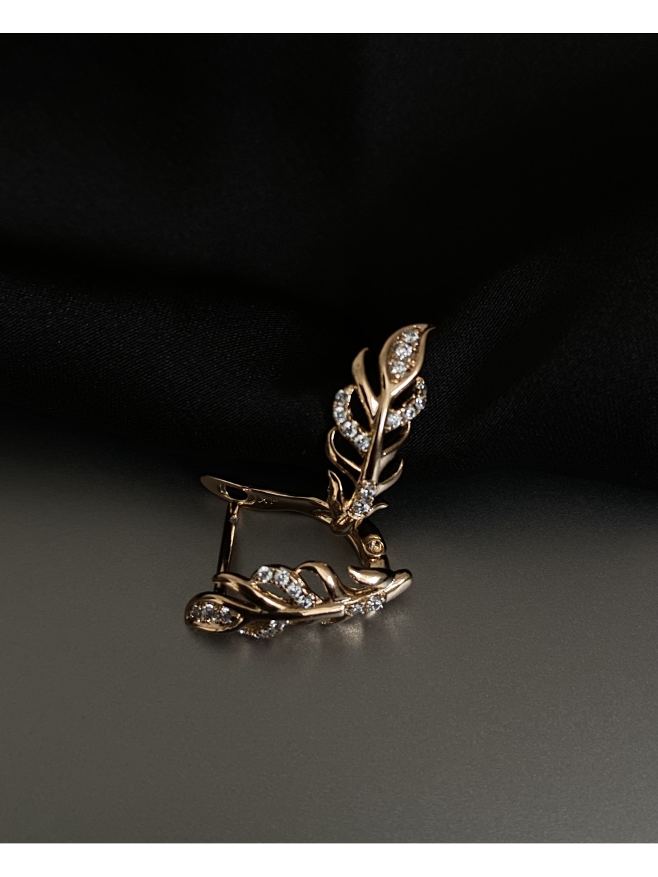 Серьги "Перышки" английский замок золотого цвета 31964