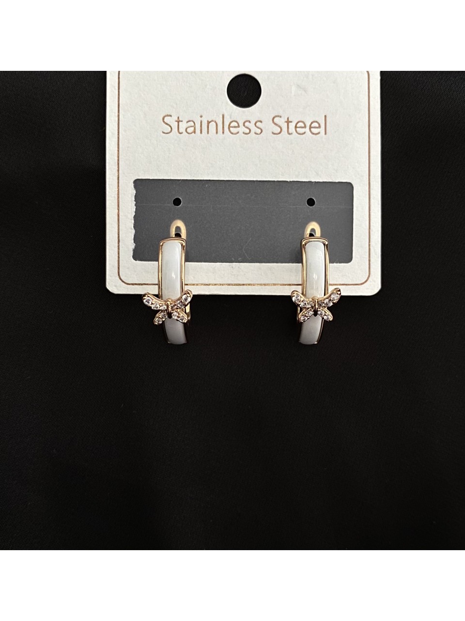 Сережки з метеликом золотого кольору 33041