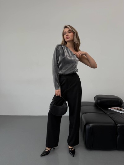 Шелковый боди на одно плечо серебристого цвета 30321