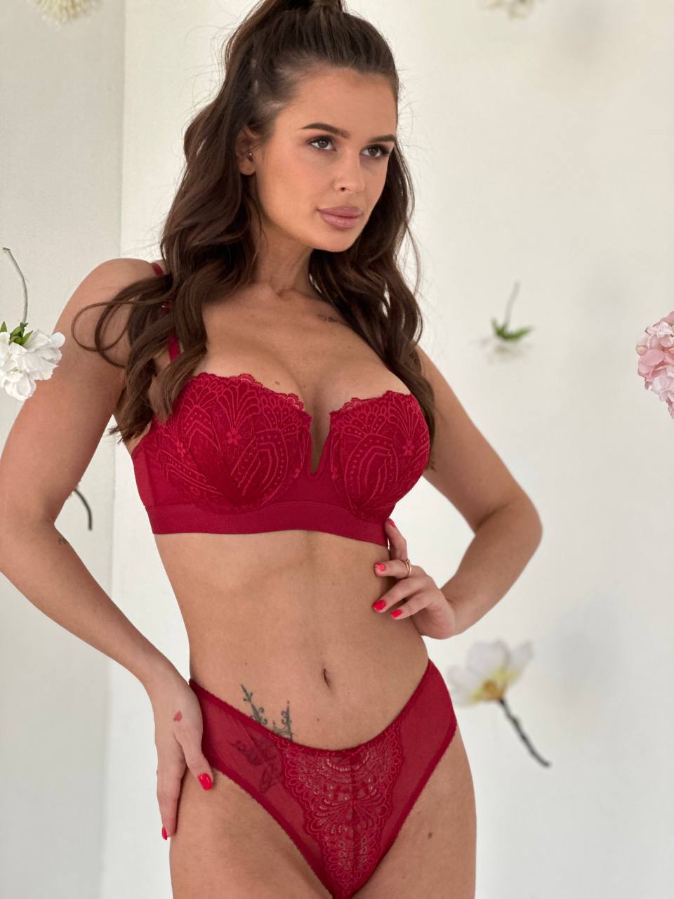 Шикарний комплект жіночої білизни бордового кольору 27902 VL