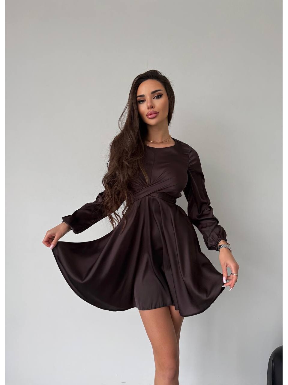 Шовкова сукня міні коричневого кольору 36048