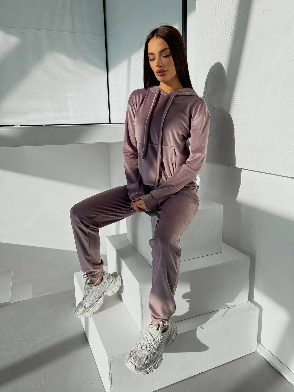 Спортивний велюровий костюм бузкового кольору 28730