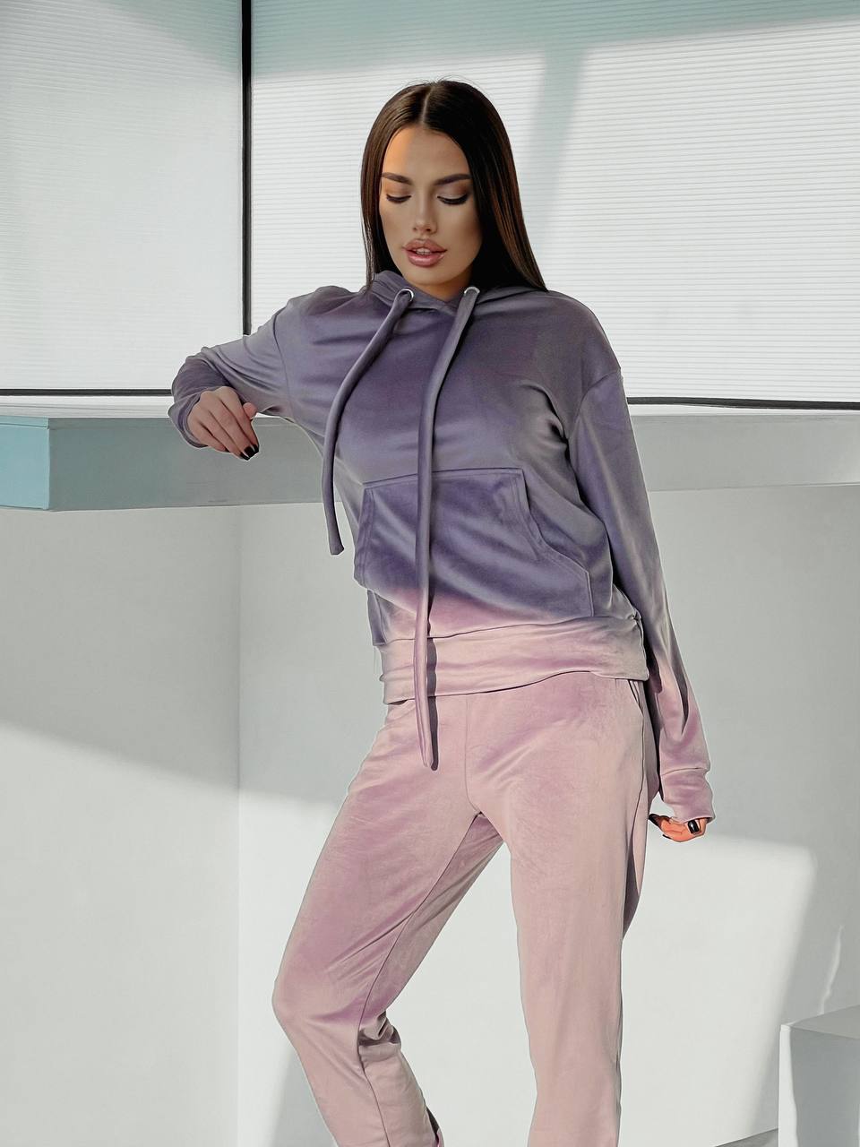 Спортивний велюровий костюм бузкового кольору 28730