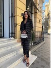 Стильний жіночий костюм в клiтину чорного кольору 34082