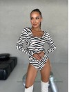 Стильный боди с рукавом на микро-флисе цвета зебры 28934