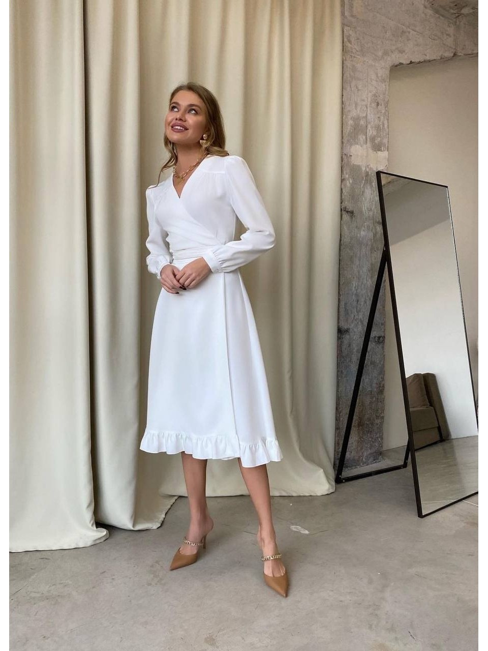 Платье миди на запах молочного цвета 34470