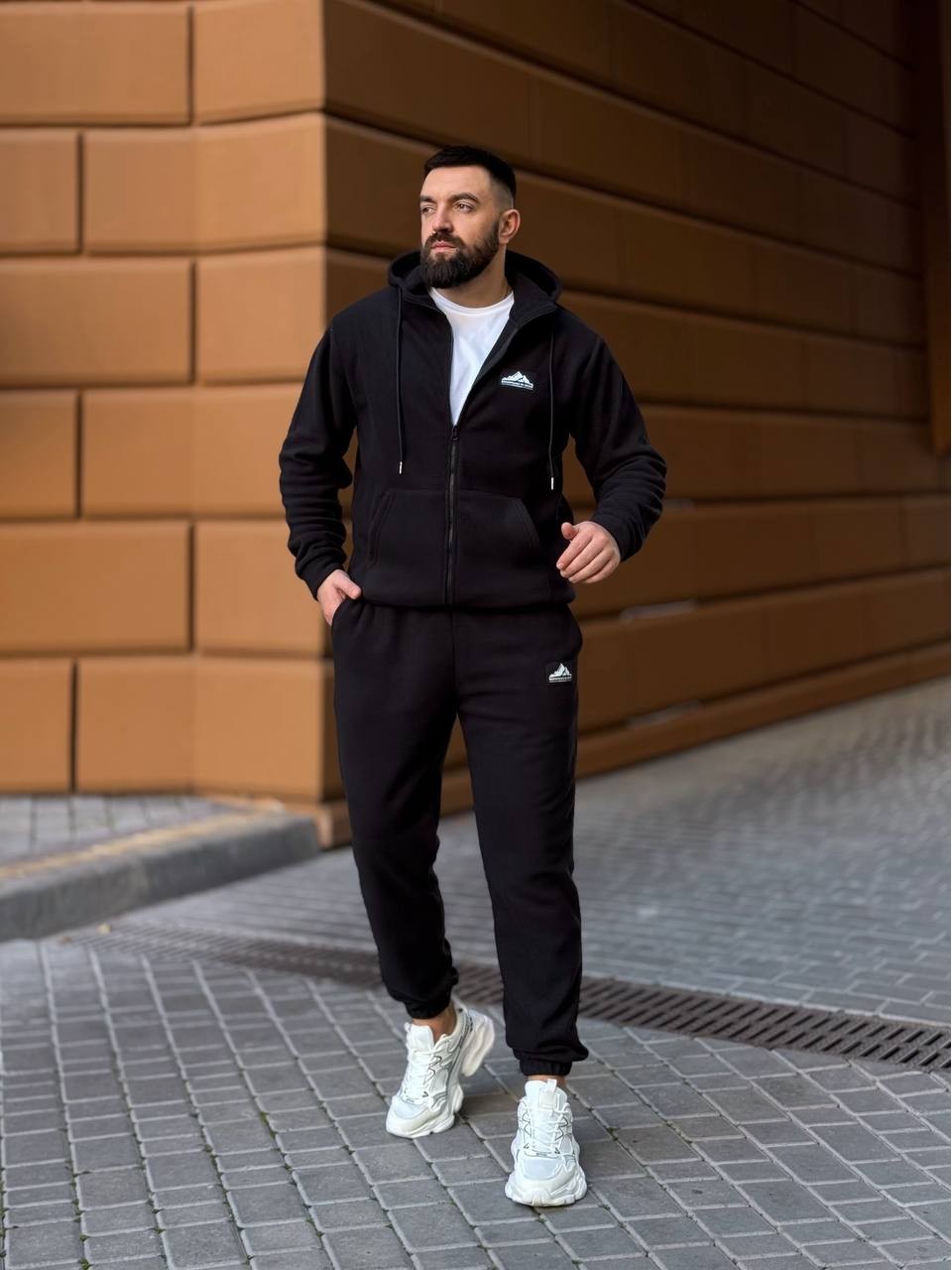 Теплий чоловічий костюм з флiсу чорного кольору 35780
